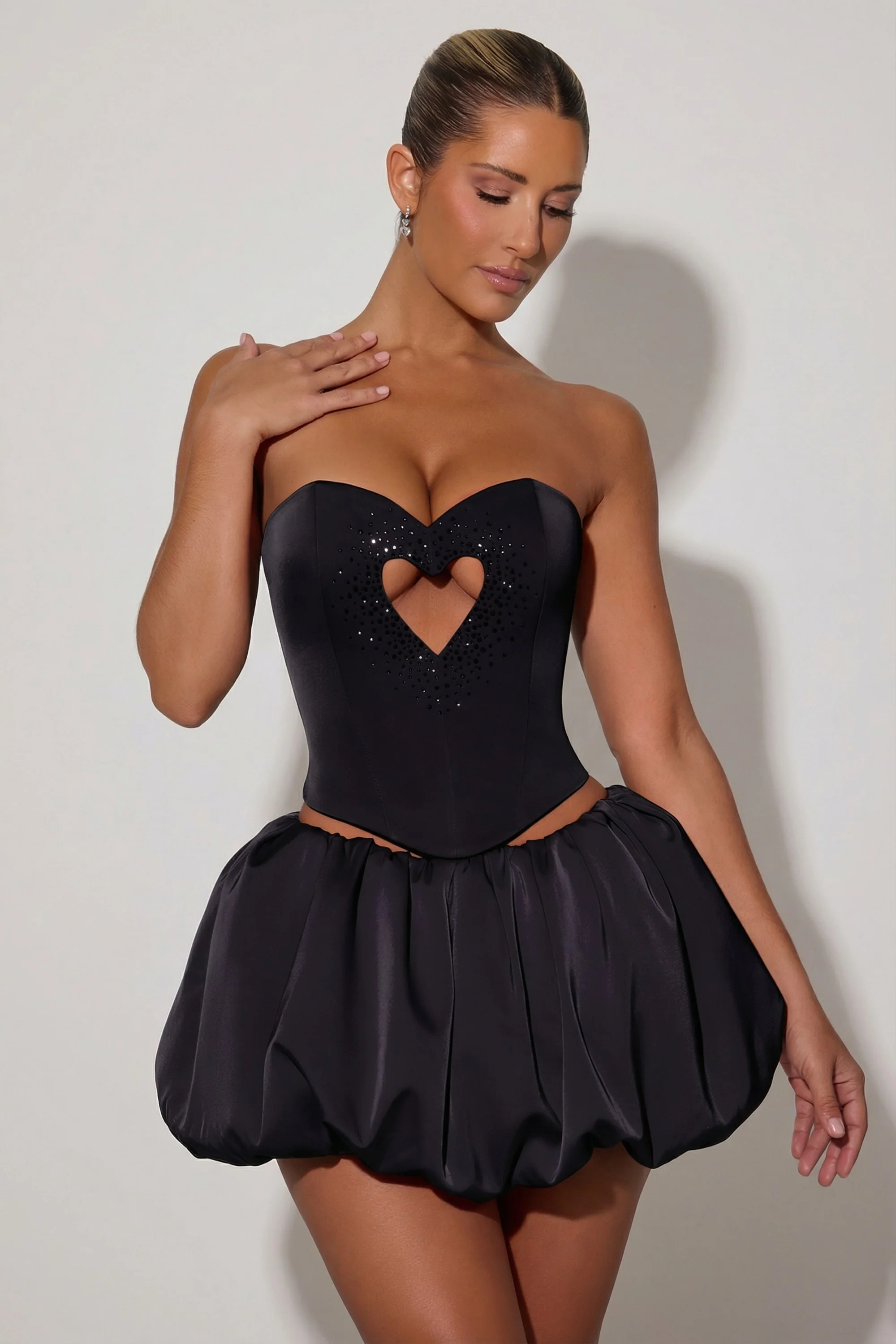 Embellished Heart Cut-Out Strapless Corset Top in Black - Image 6