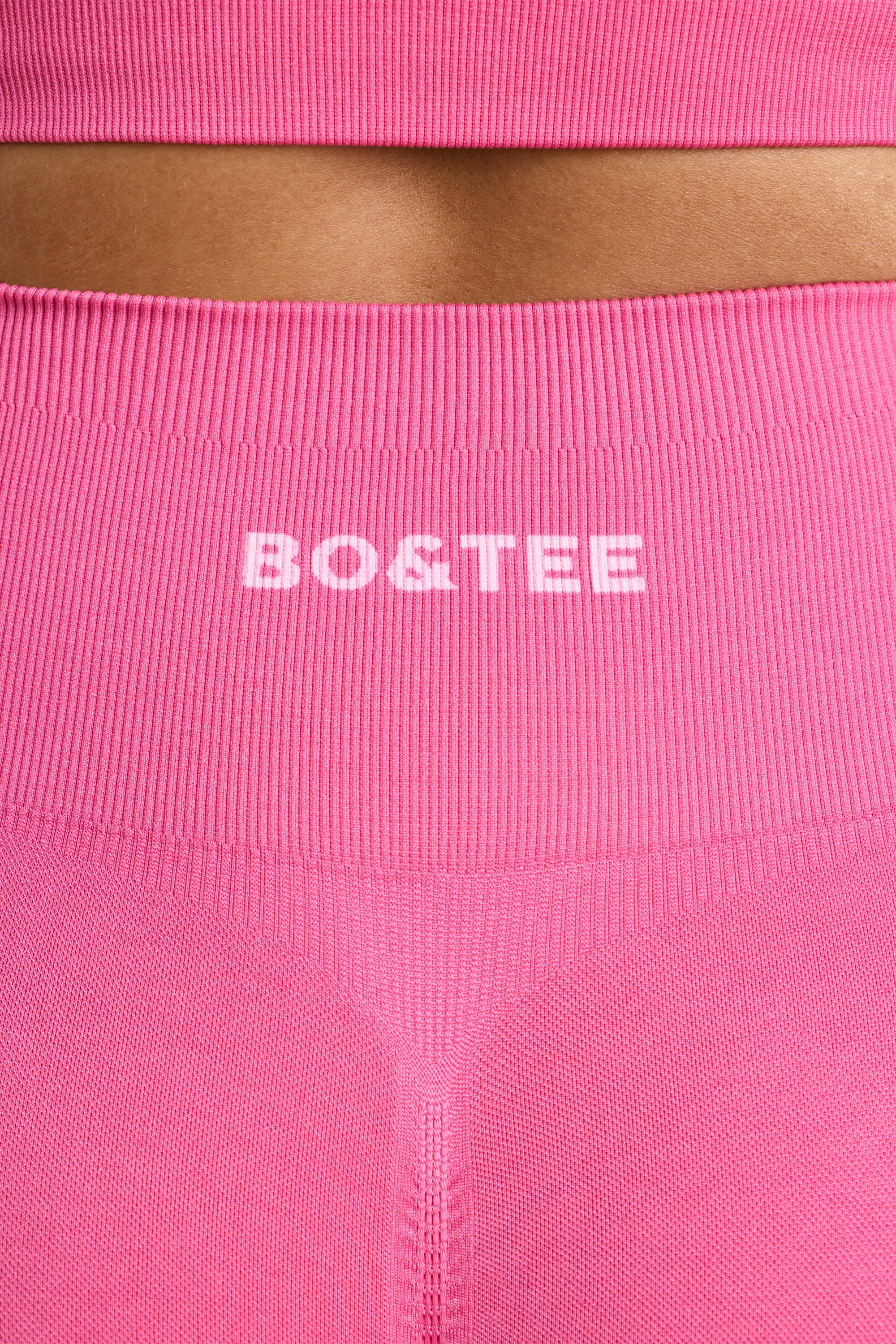Define Luxe High-Waist Leggings in Hot Pink - Image 4
