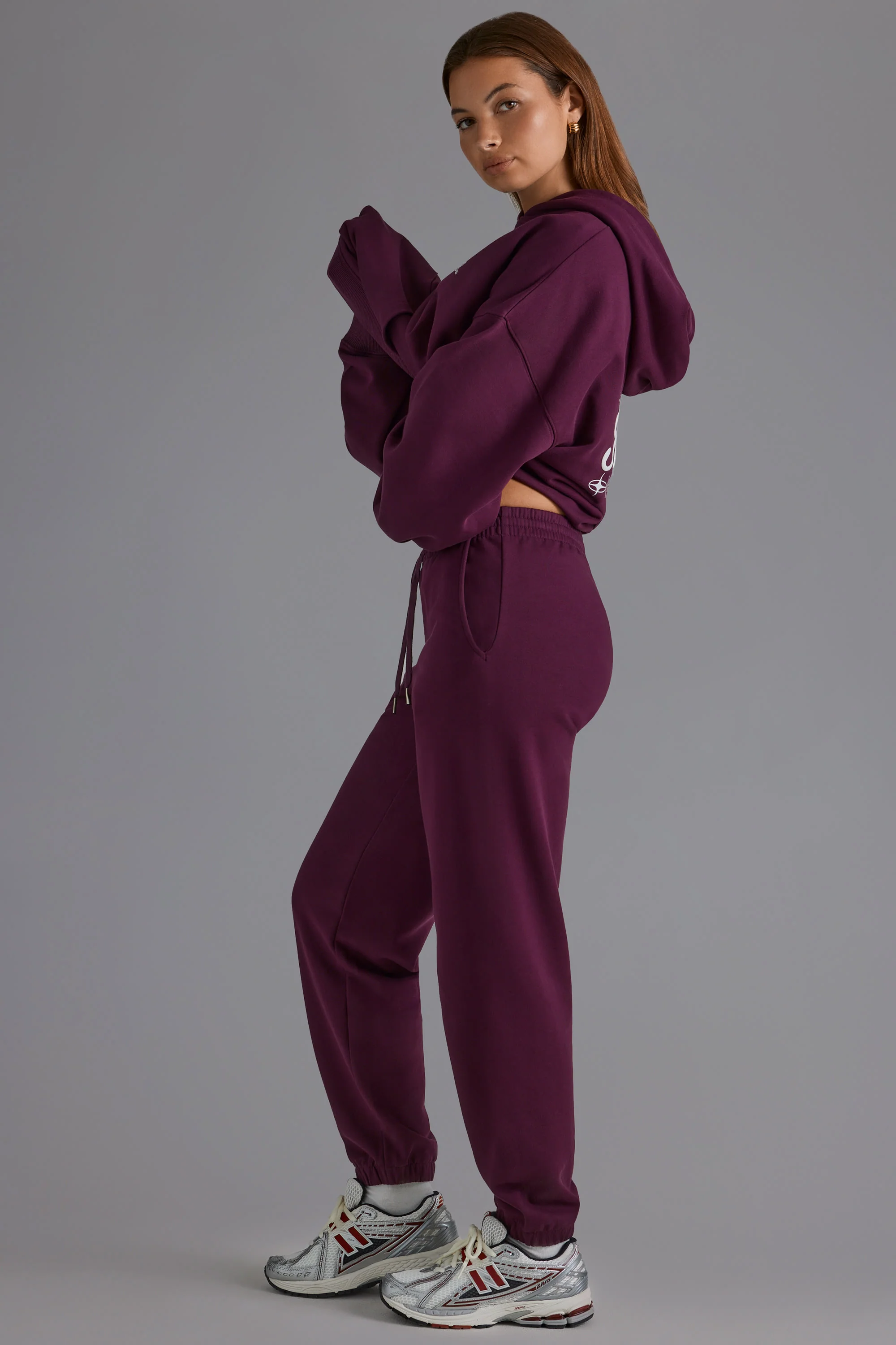 Soft Cotton Jersey Relaxed Mid-Rise Joggers in Grape - Image 3