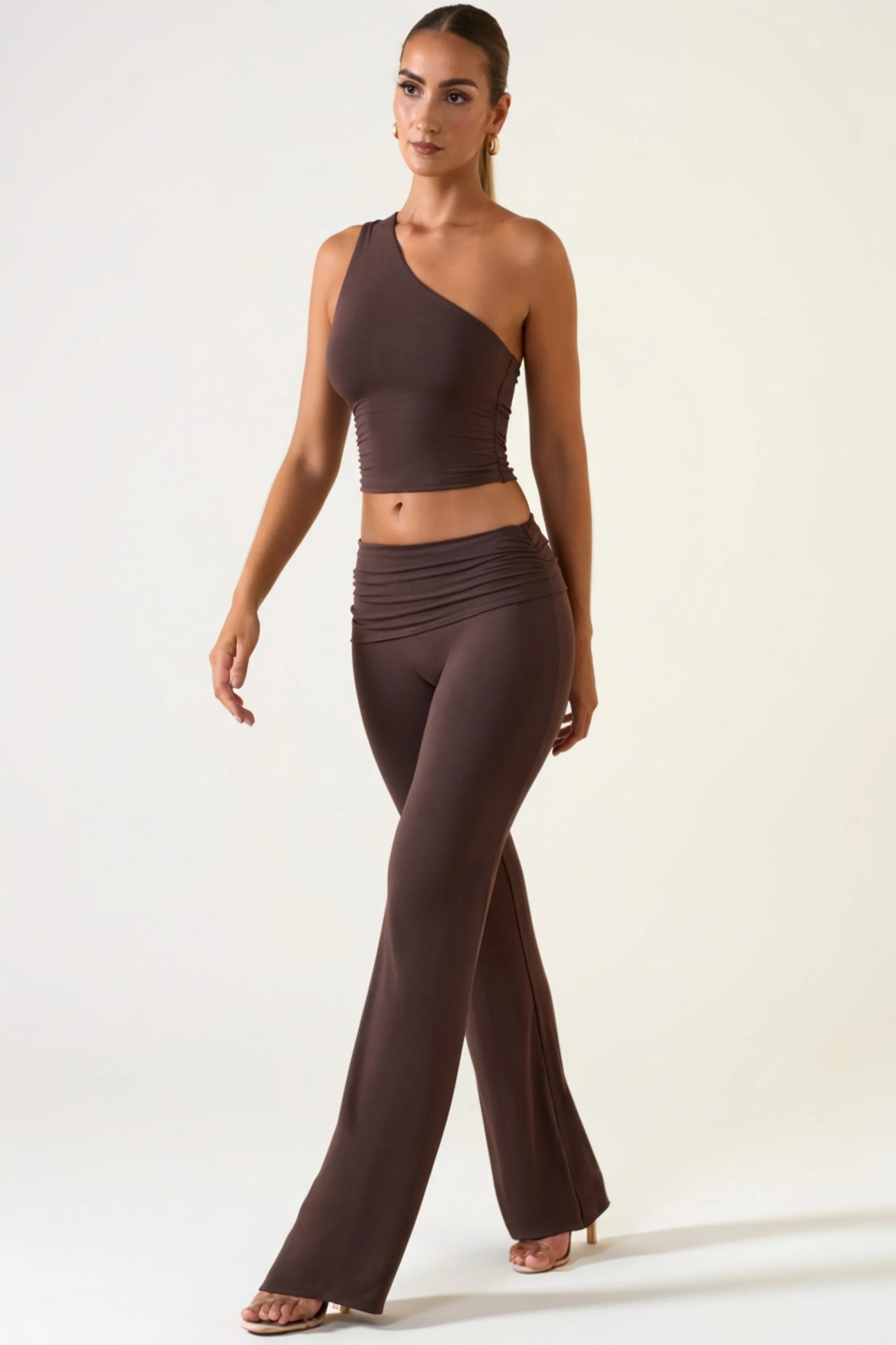 Mid-Rise Straight-Leg Trousers in Chocolate Brown - Image 5