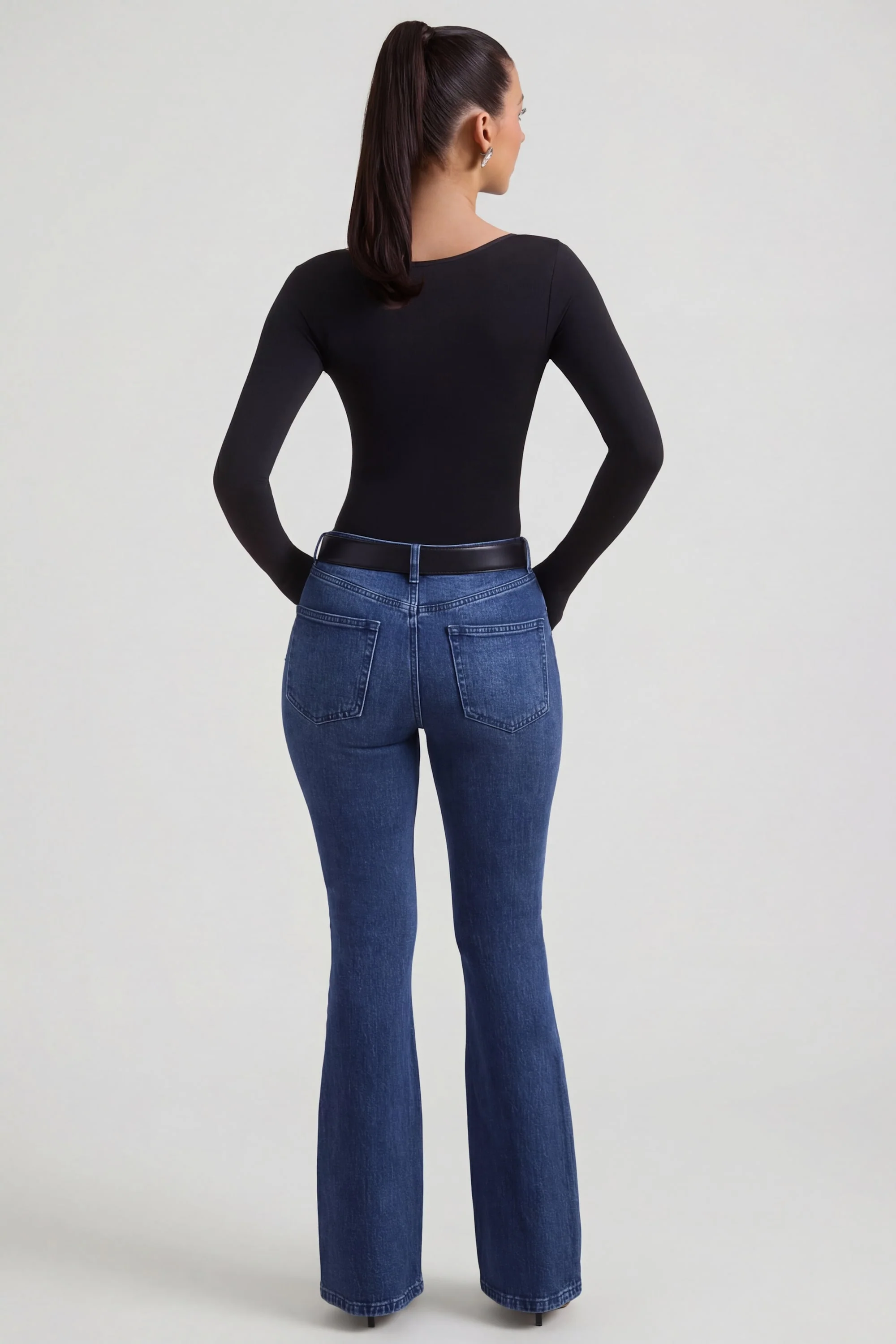 High-Rise Flared Jeans in Indigo Wash - Image 2