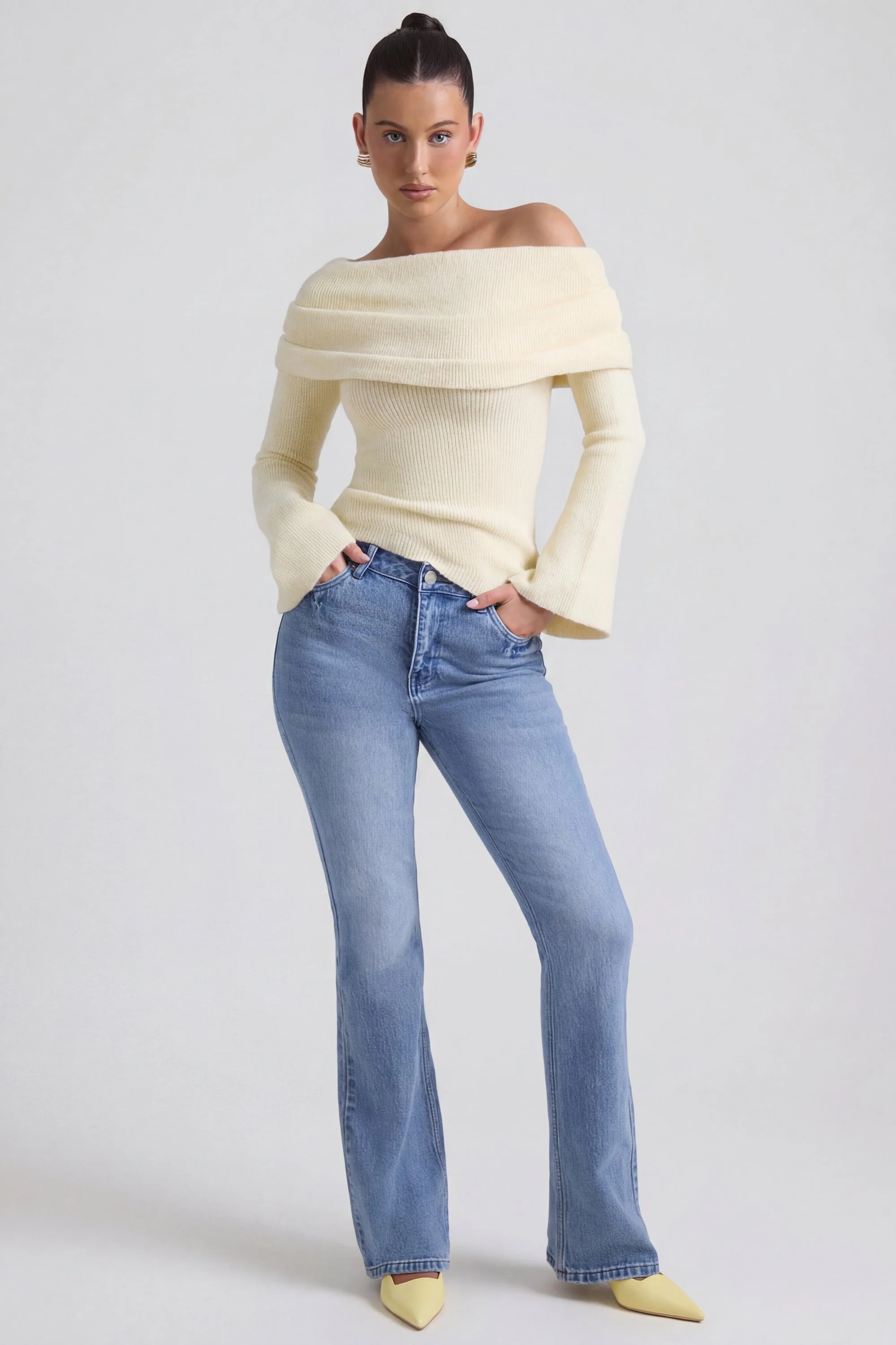High-Rise Flared Jeans in Vintage Wash - Image 5