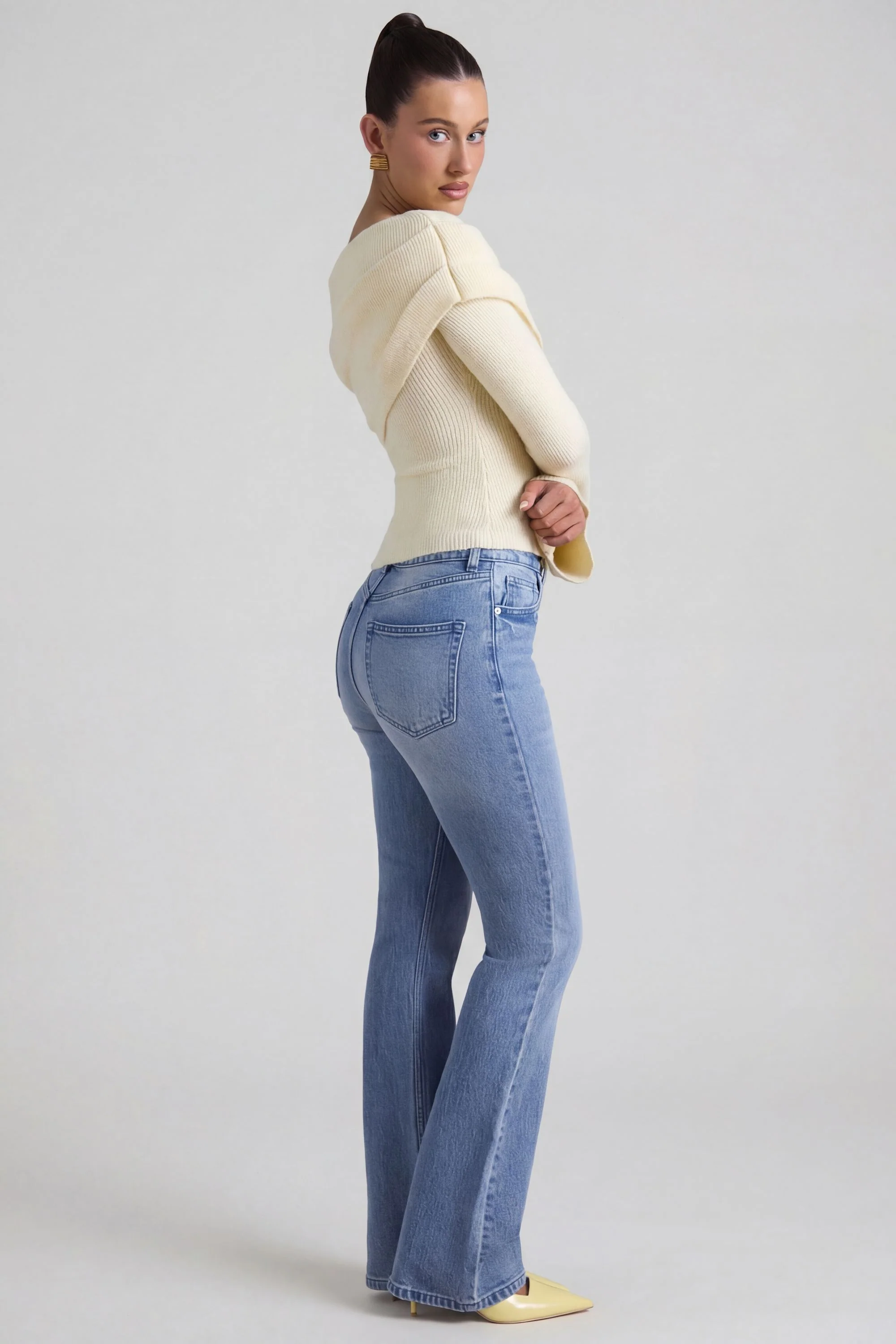 High-Rise Flared Jeans in Vintage Wash - Image 6