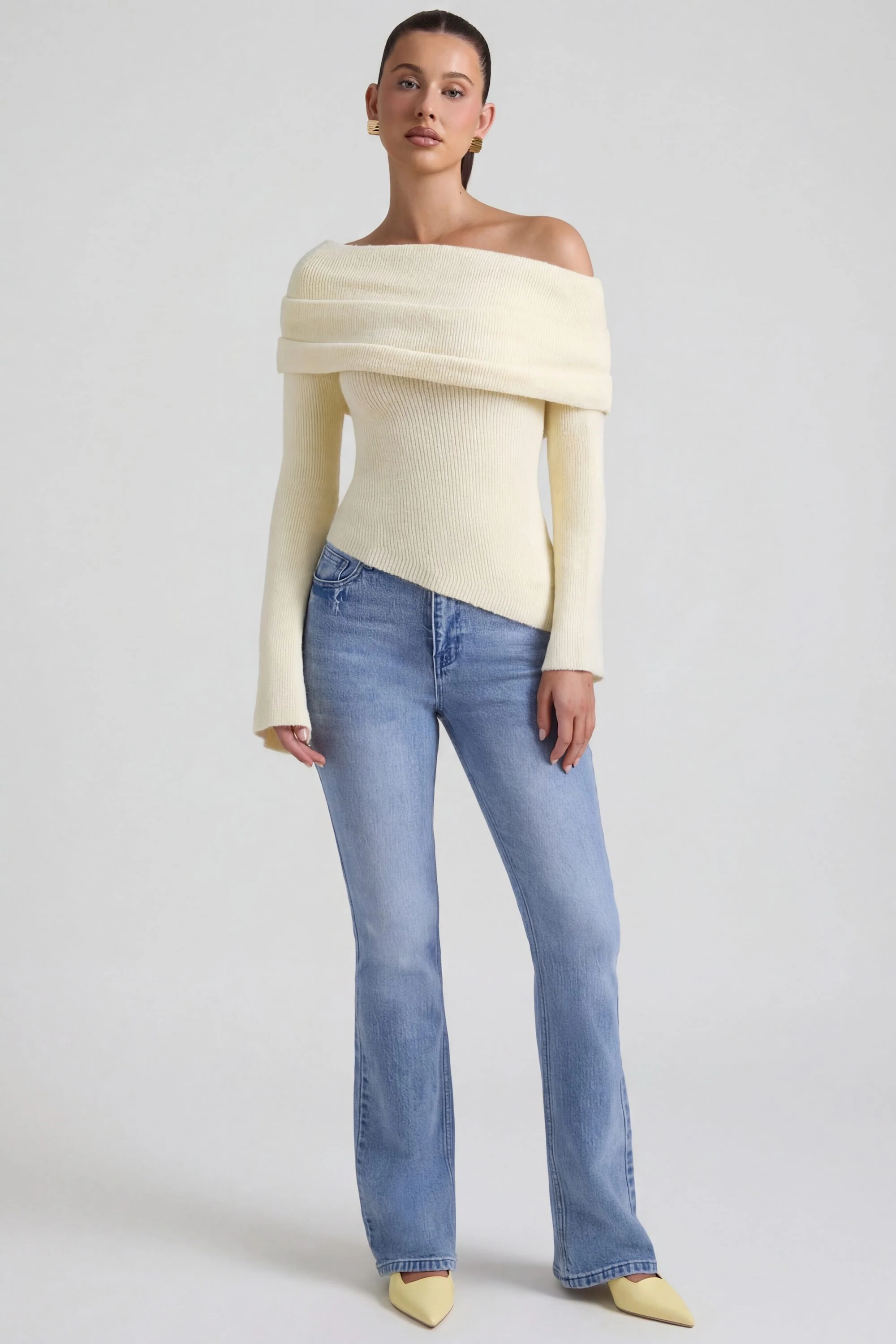 High-Rise Flared Jeans in Vintage Wash - Image 7