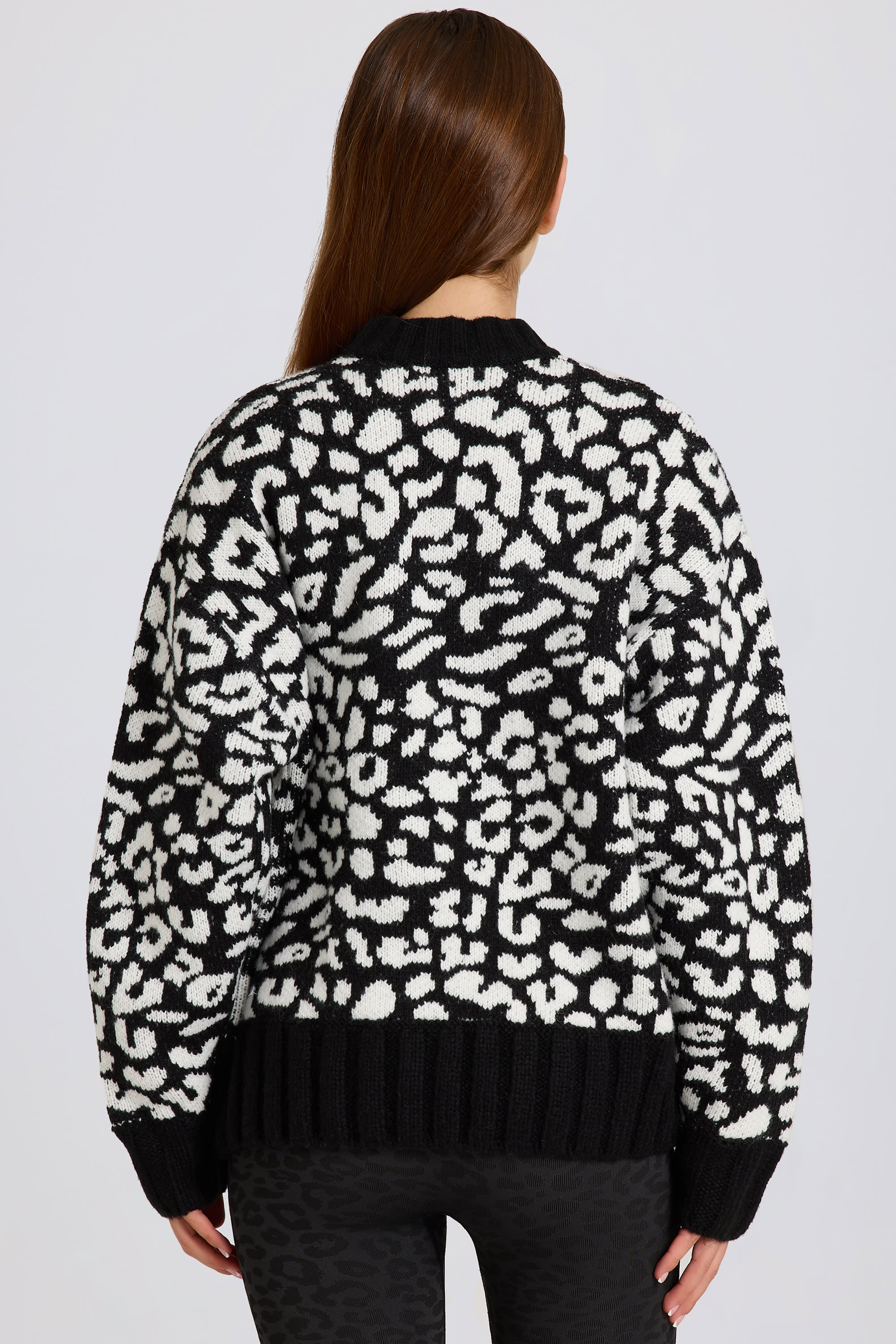 Jacquard-Knit Oversized Jumper in Black - Image 3