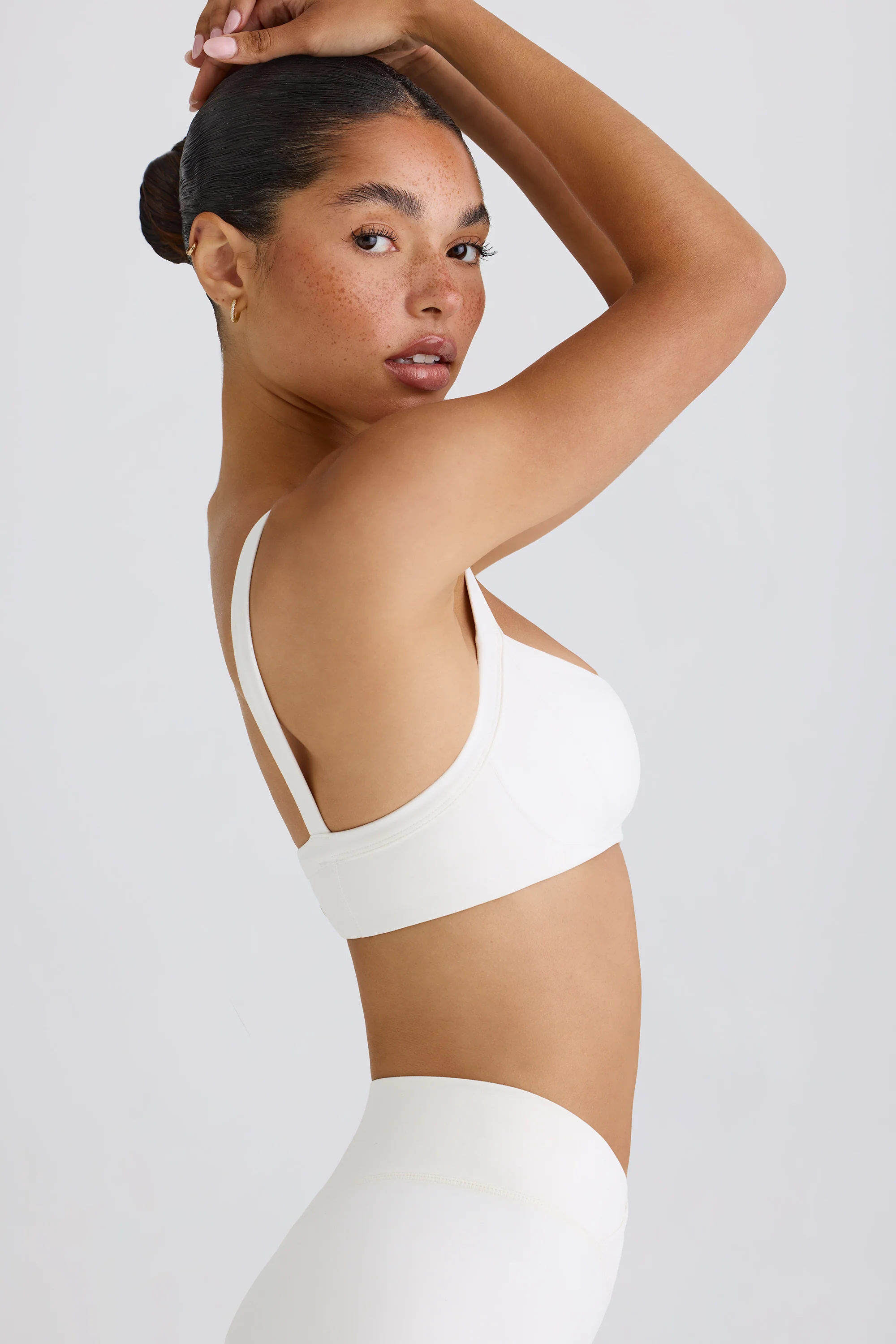 Soft Active Contrast-Trim Sports Bra in White - Image 3