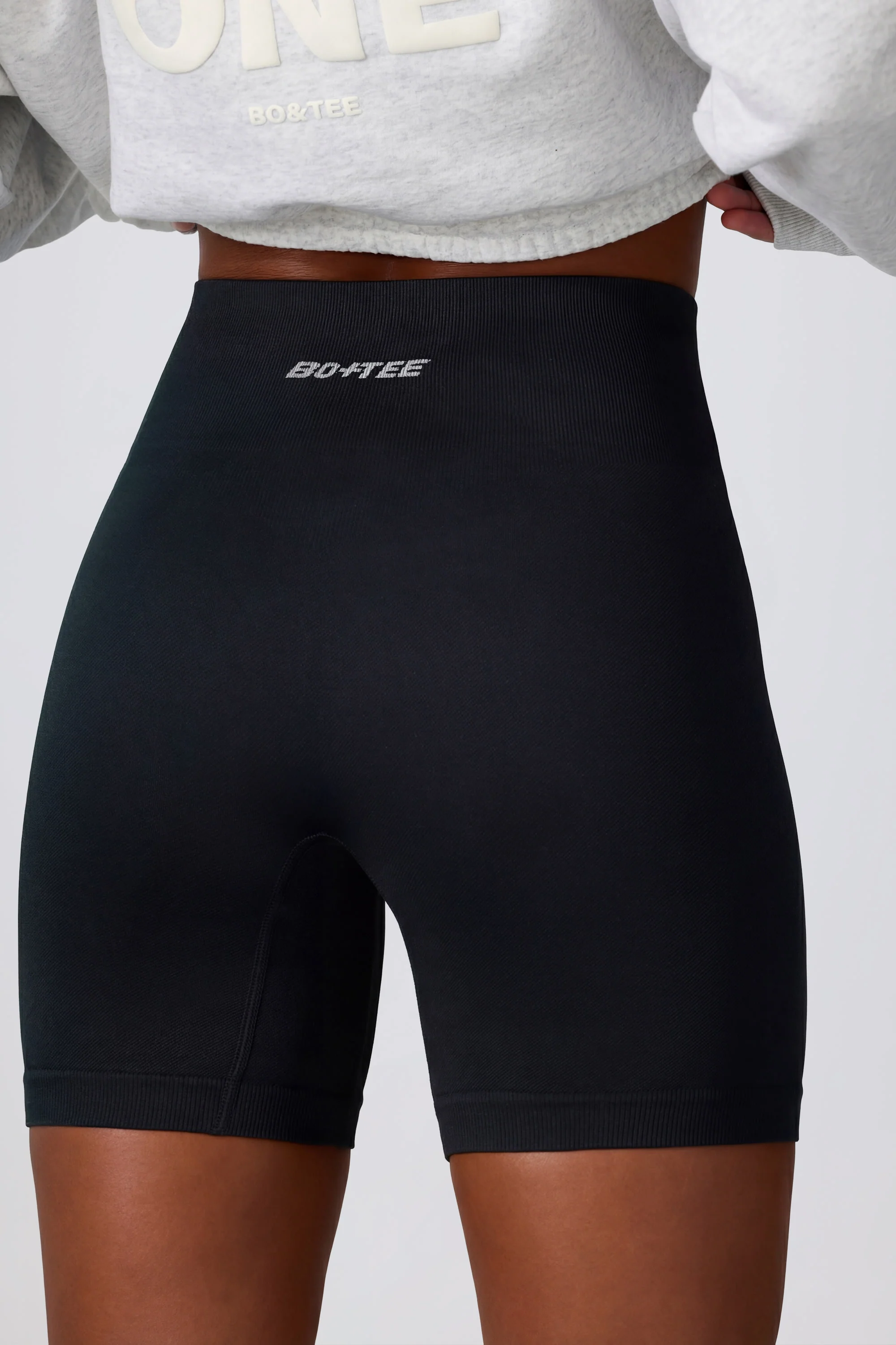 Super Sculpt Seamless Biker Shorts in Black - Image 4