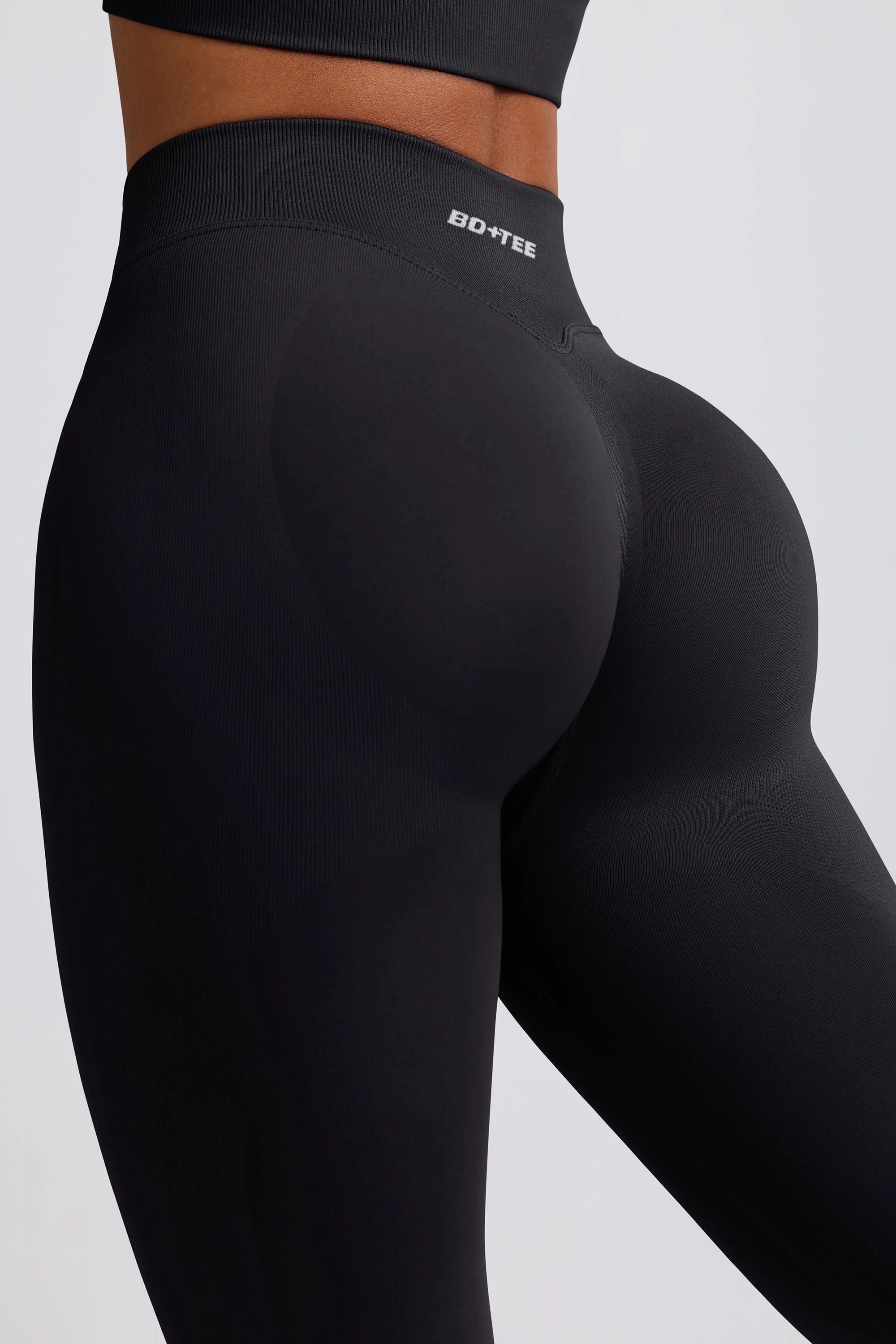 Define Luxe High-Waist Leggings in Black - Image 6