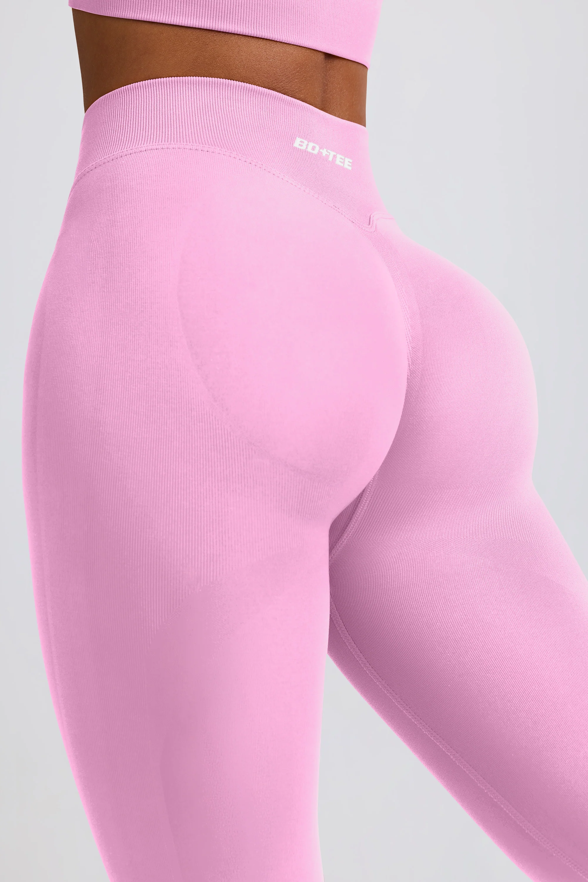 Define Luxe High-Waist Leggings in Bubblegum Pink - Image 4