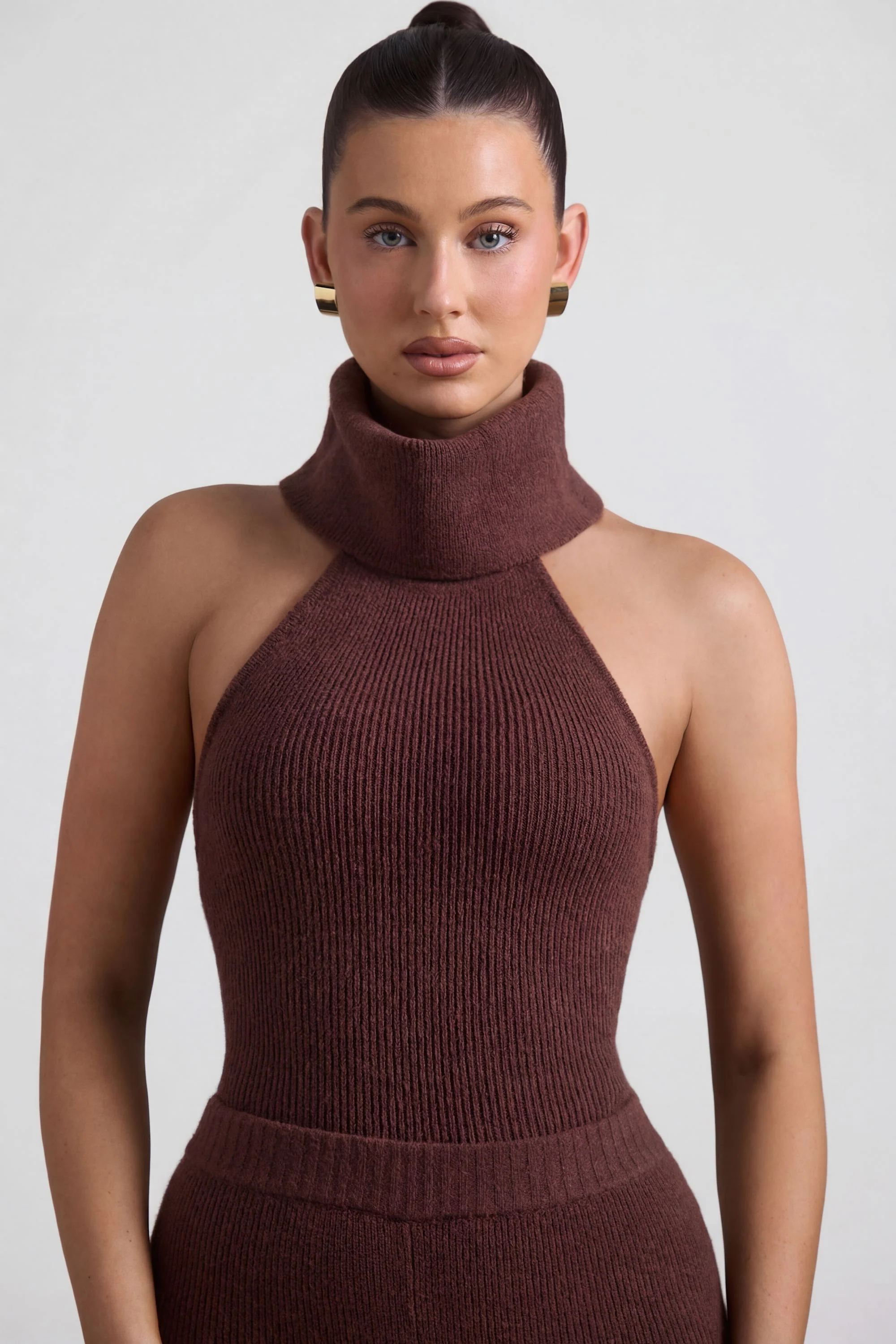 Ribbed-Knit Turtleneck Backless Top in Espresso - Image 4