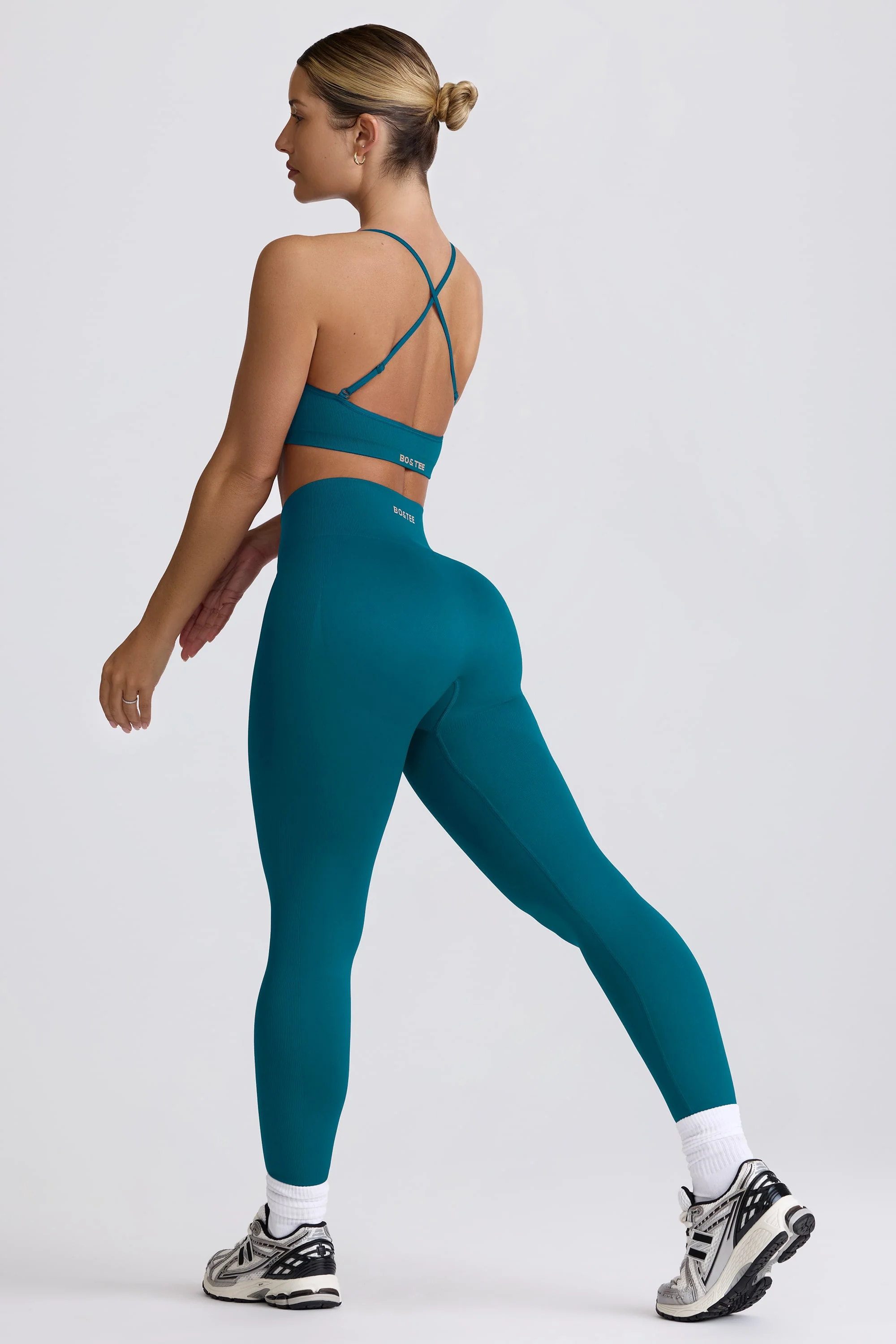 Super Sculpt Seamless Leggings in Teal - Image 10