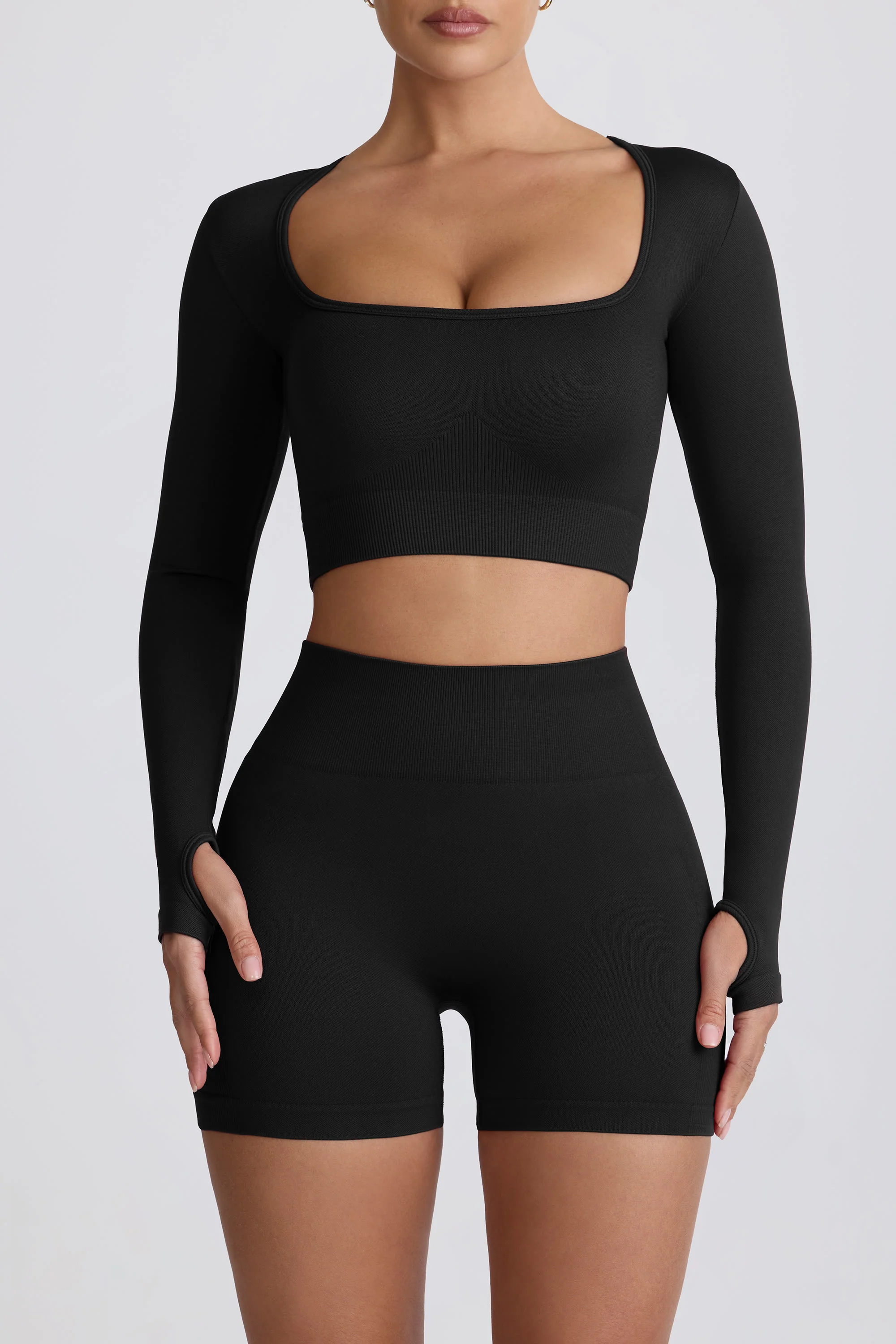 Super Sculpt Seamless Long-Sleeve Crop Top in Black - Image 10