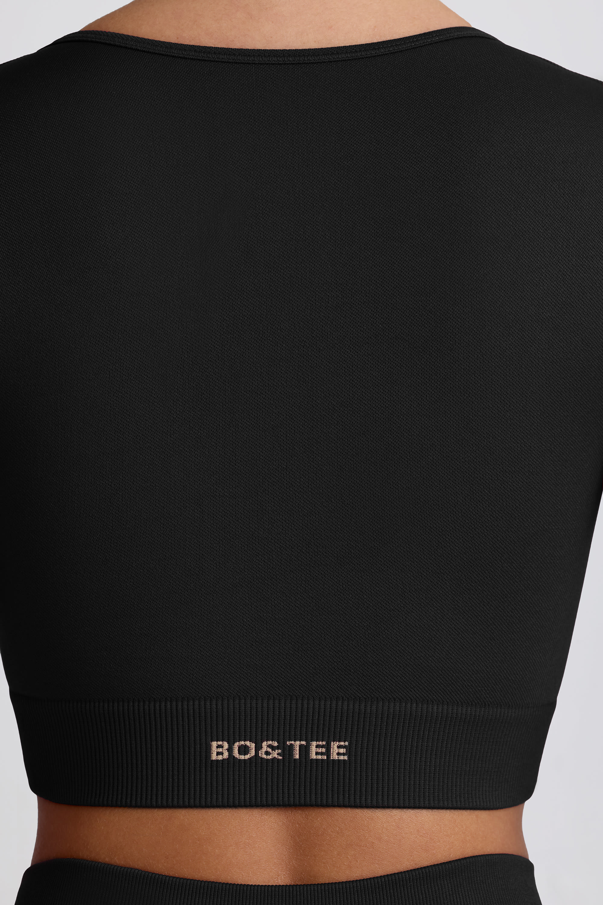 Super Sculpt Seamless Long-Sleeve Crop Top in Black - Image 5
