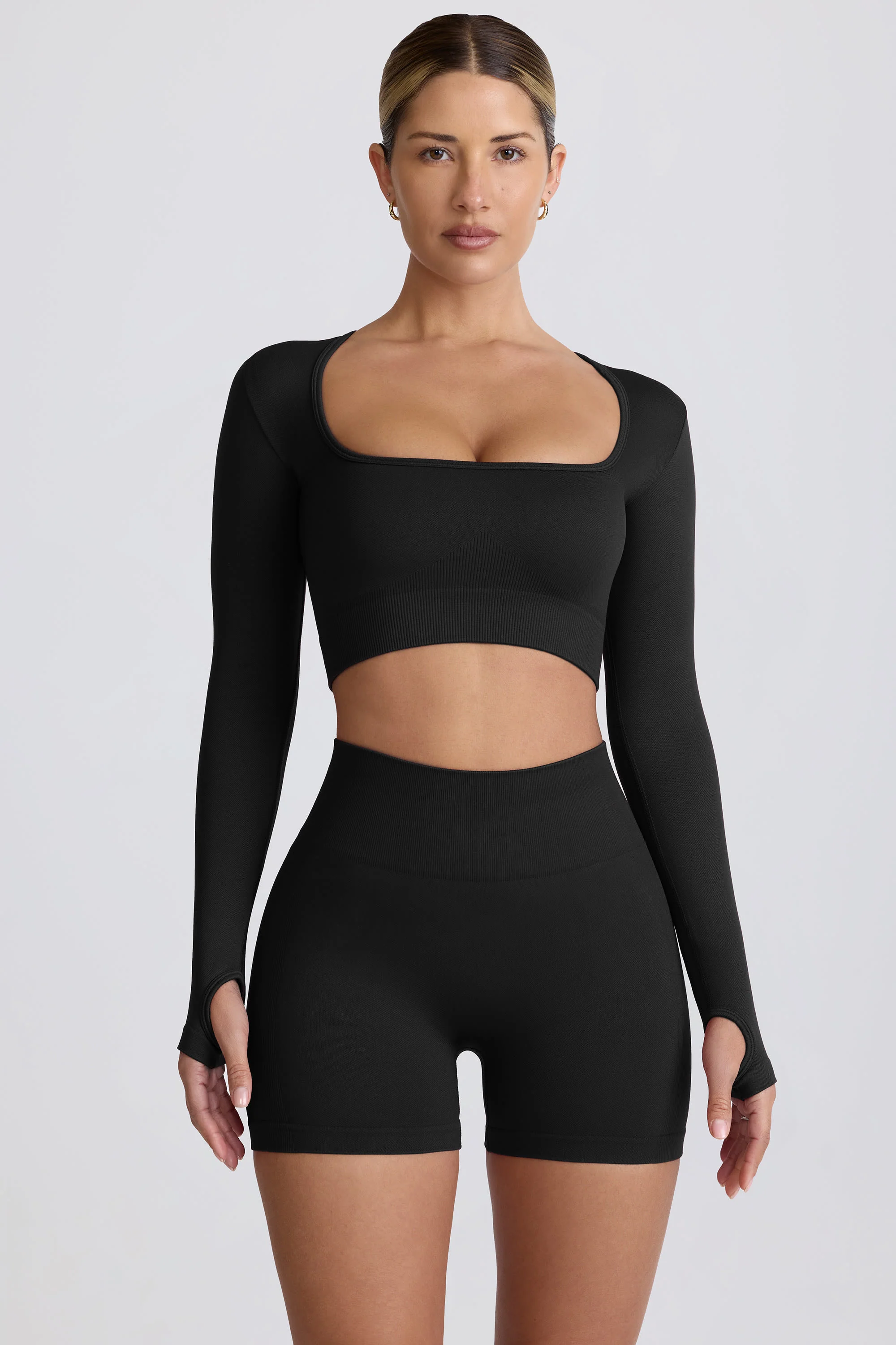 Super Sculpt Seamless Long-Sleeve Crop Top in Black - Image 7
