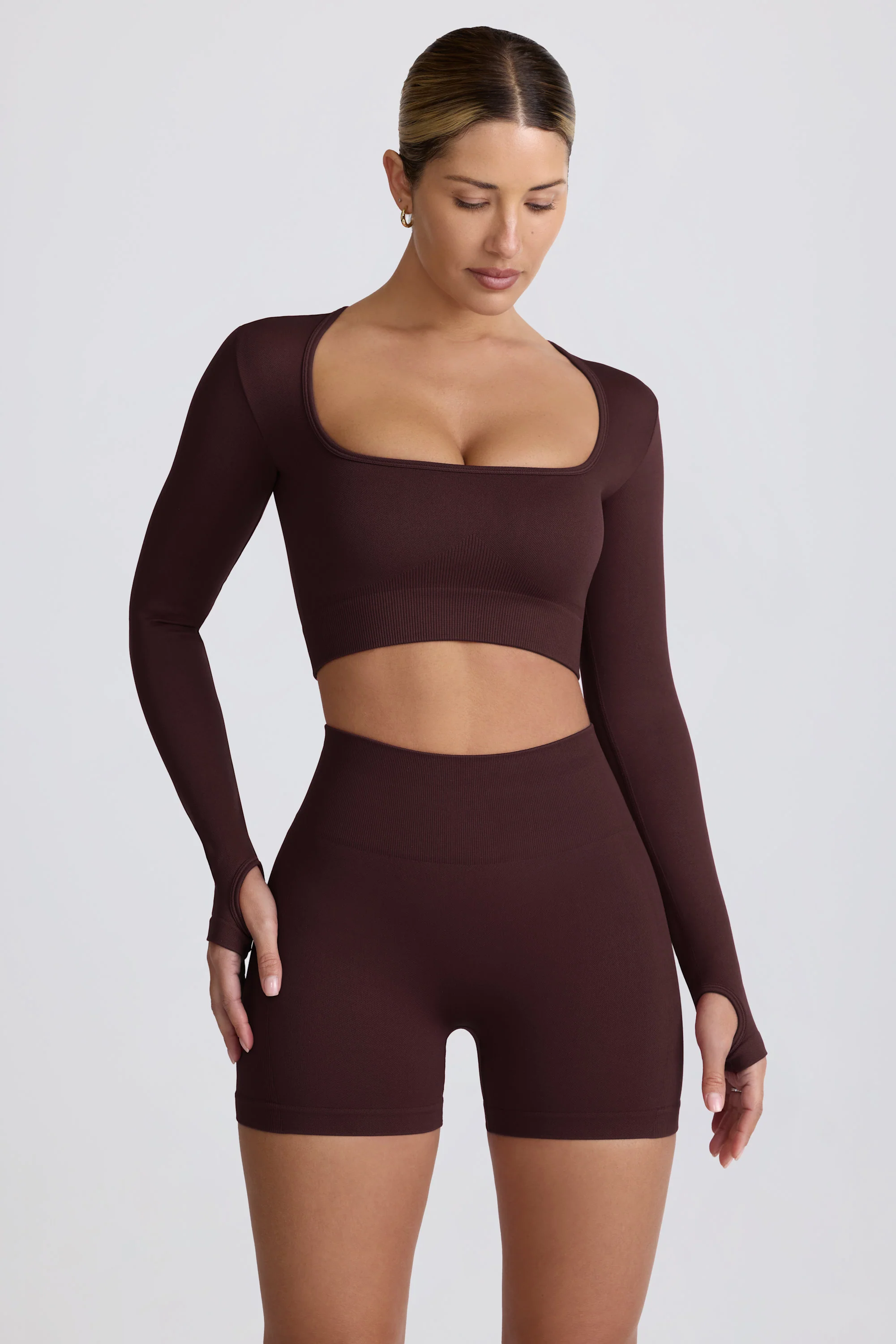 Super Sculpt Seamless Long-Sleeve Crop Top in Chocolate - Image 9