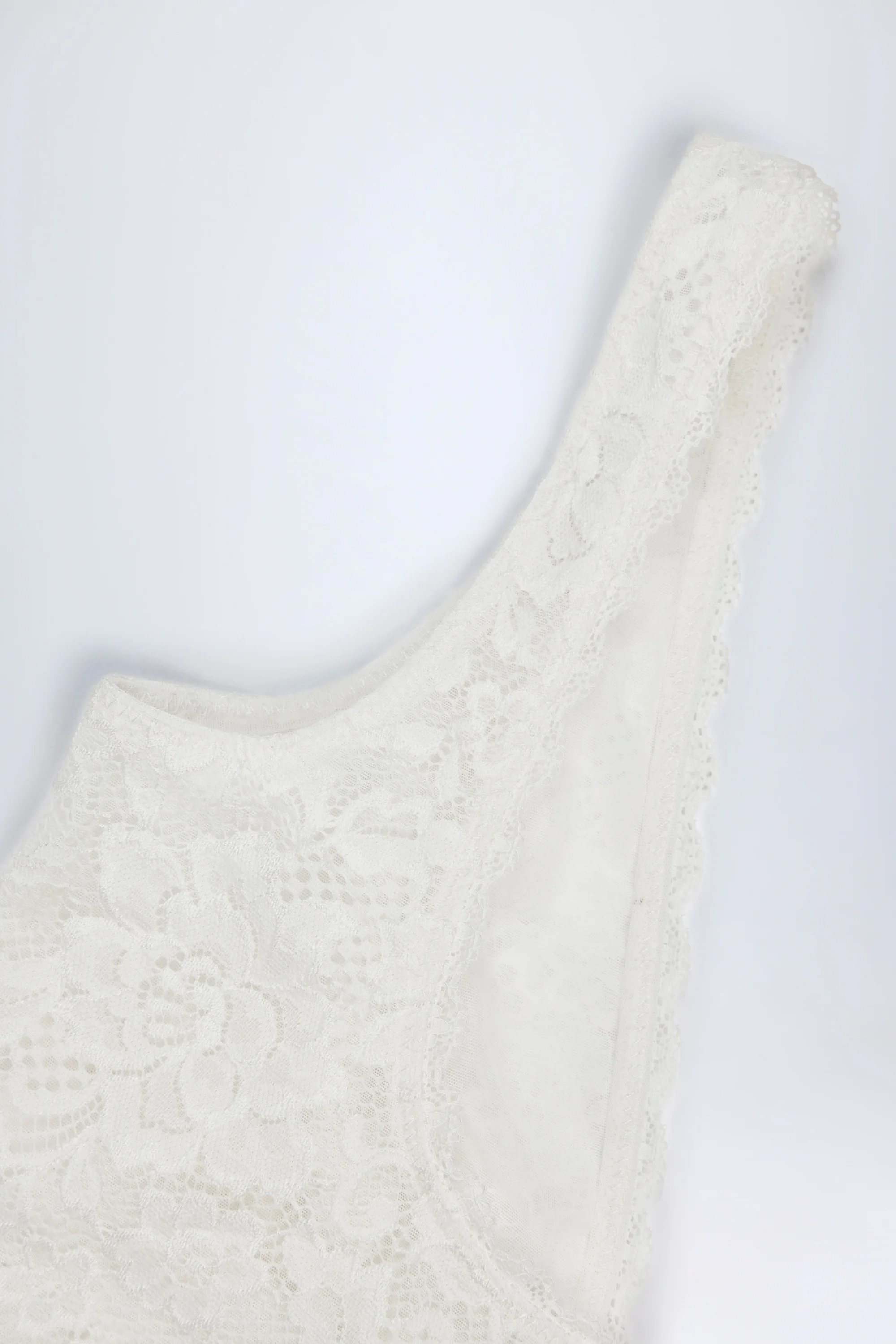 Sheer Lace Scalloped Plunge-Neck Bodysuit in White - Image 9