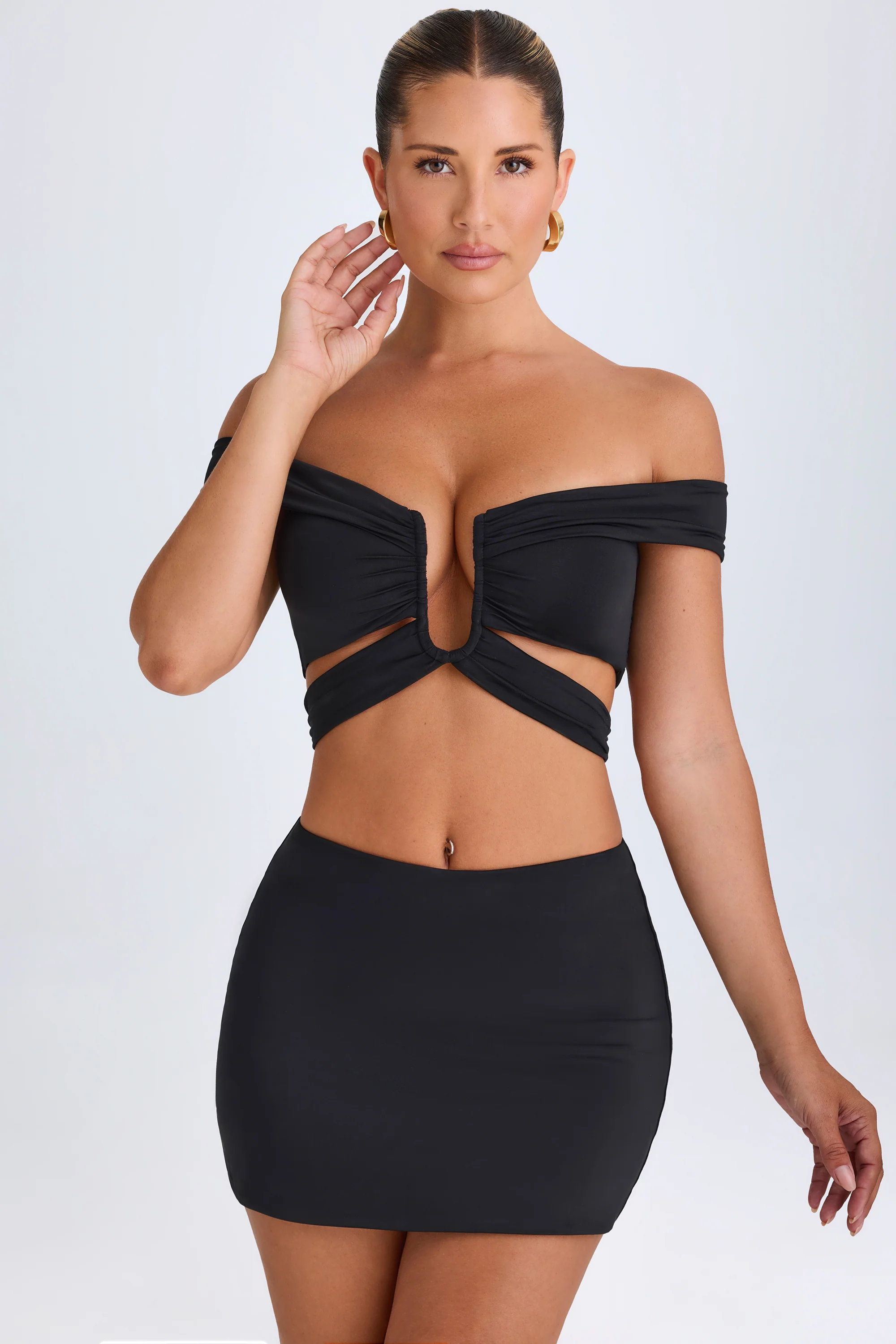 Cut-Out Off-Shoulder Crop Top in Black - Image 4